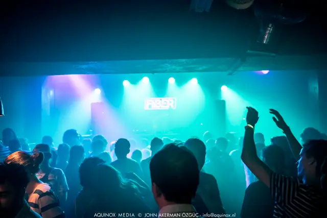 Event, people and live-music photography by Aquinox Media
